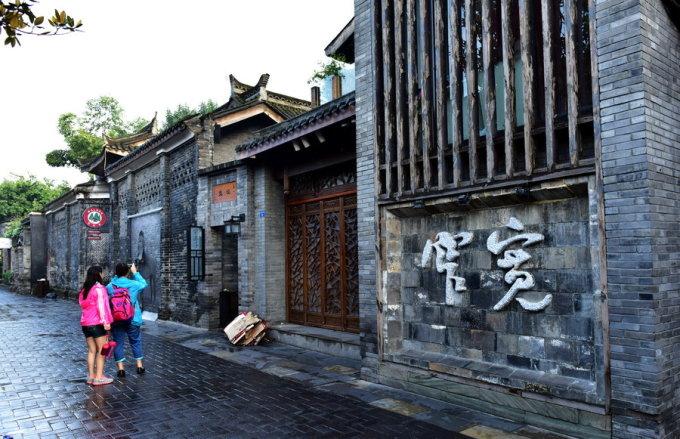 员工因为做过肛肠手术每天要如厕三至六小时被公司解雇，公司的做法你怎么看？游戏画面